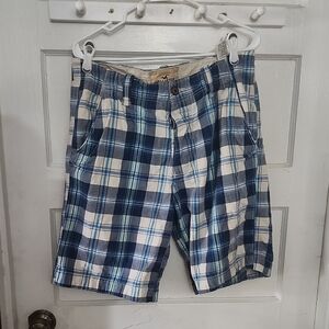 Hollister Men’s Blue and White Plaid Cotton Shorts